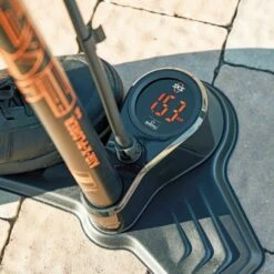 SKS Air-X-Plorer Digi 10.0 Voetpomp-Zwart-Oranje -Cinelli Winkel 11664 4 medium